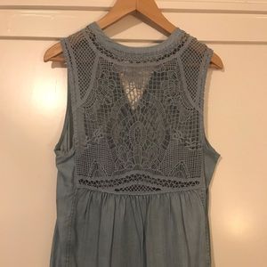 Sleeveless chambray button up